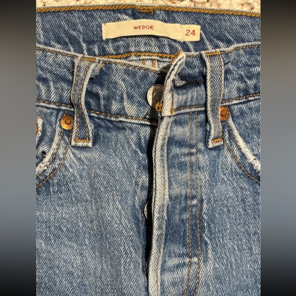 Levi's High Rise wedgie 24”